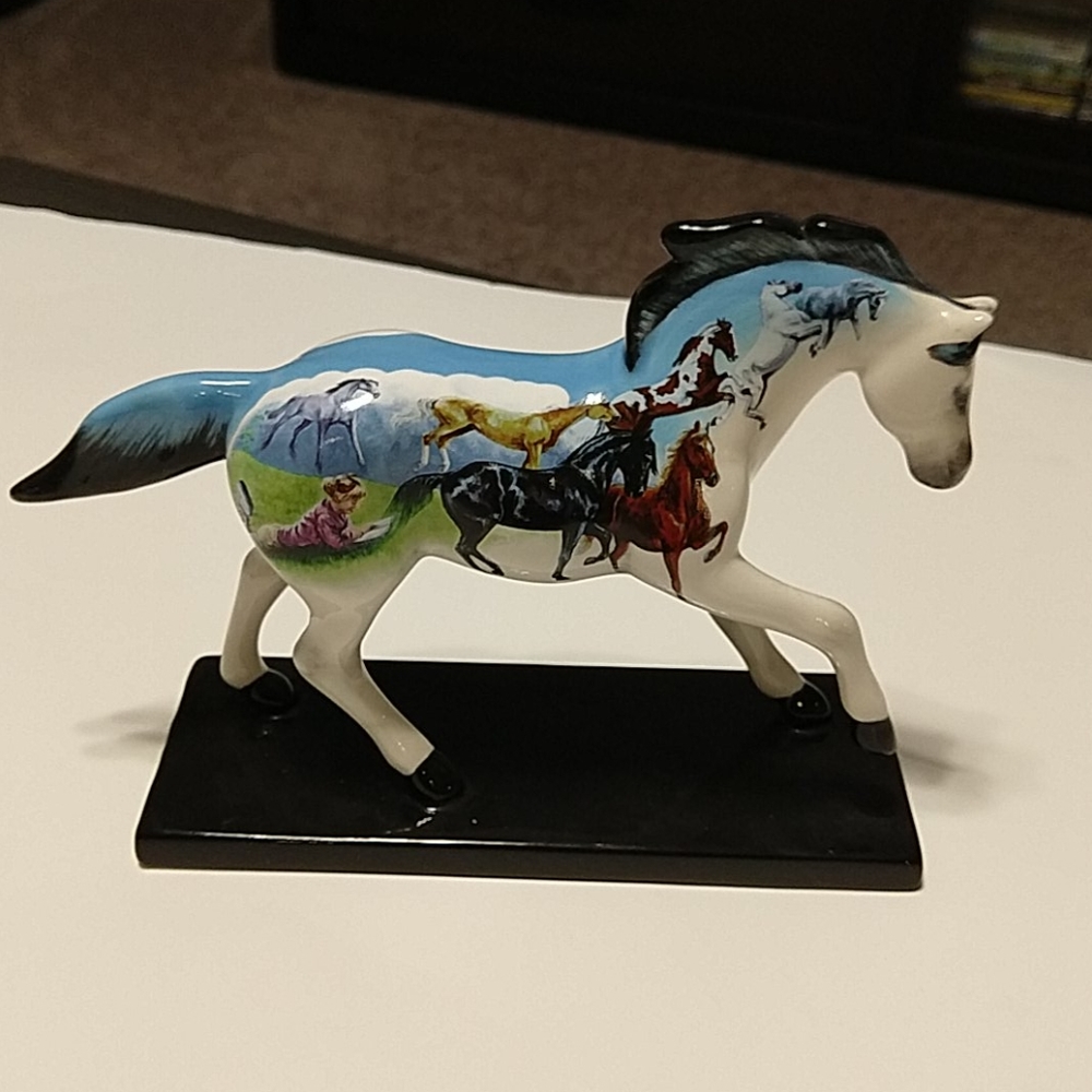 Trail of painted ponies figurine